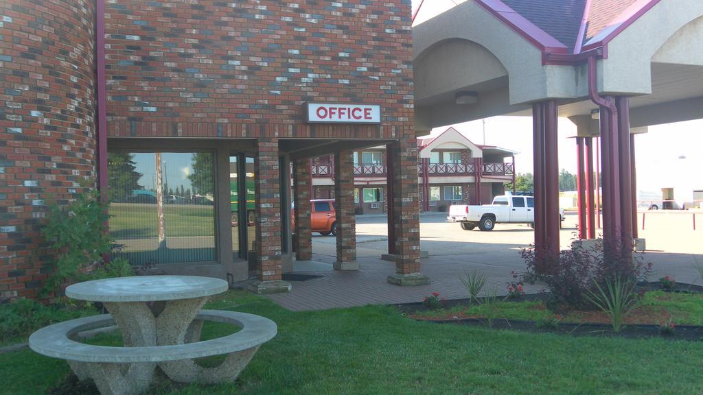 Stampeder Inn Ponoka Eksteriør billede